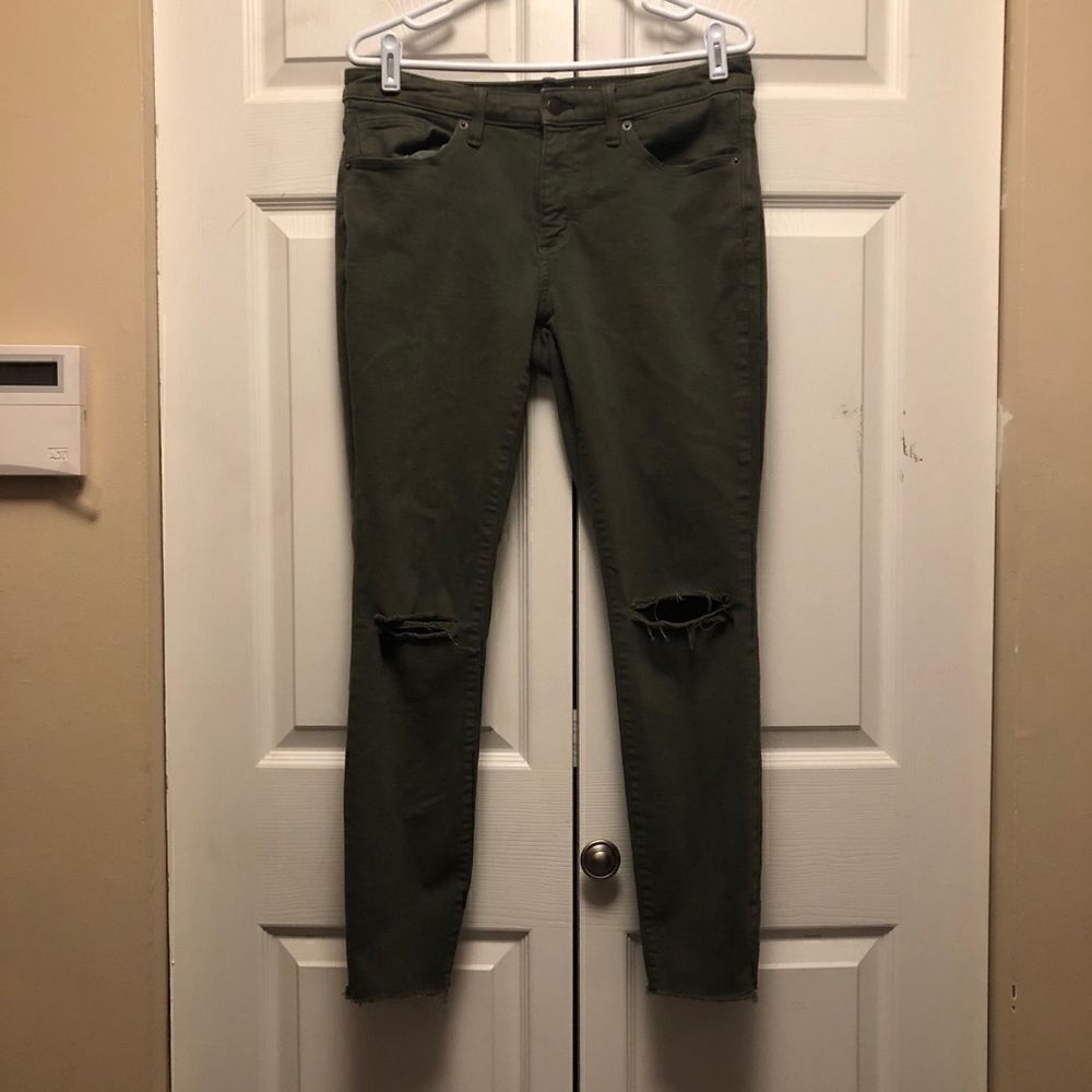 Universal Thread Juniors Destroyed Skinny Jeans